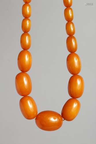 AN AMBER NECKLACE