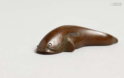 A SMALL JAPANESE BRONZE CATFISH. 2.25ins.