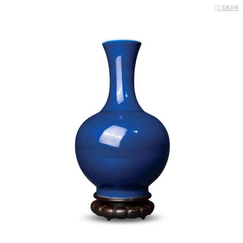 清光緒 「大清光緒年製」款霽藍釉賞瓶