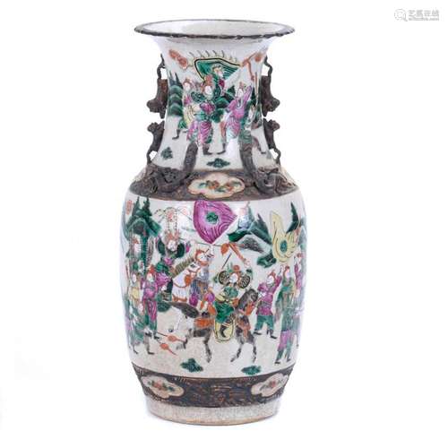 CHINESE NANKIN VASE, LATE 19TH - EARLY 20TH CENTURY.