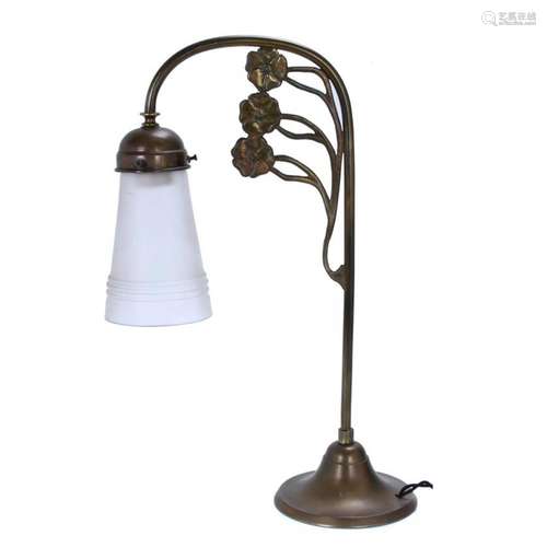 FRENCH ART NOUVEAU TABLE LAMP, EARLY 20TH CENTURY.