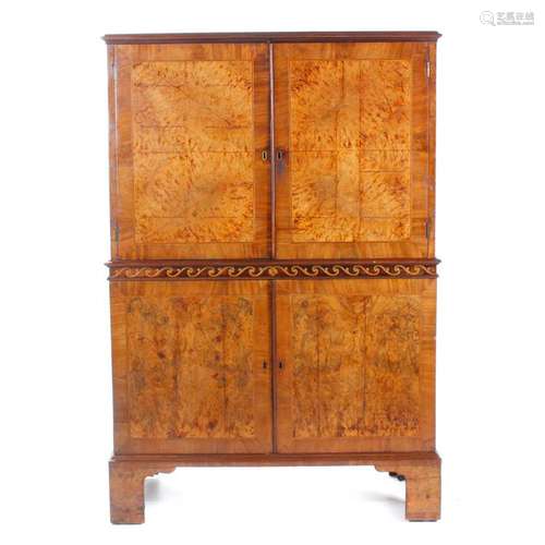 ENGLISH CABINET, GEORGIAN STYLE, LATE 19TH - EARLY 20TH CENT...