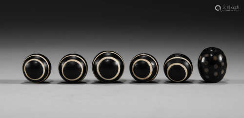 Qing Dynasty -  Agate Round Beads
