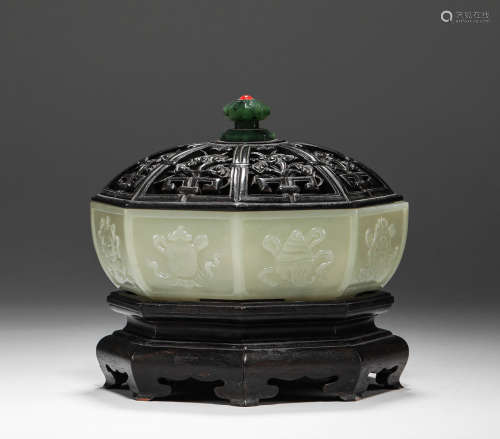 Qing Dynasty - Hetian Jade Octagon Box