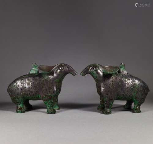 Western Zhou - Bronze Tapir Goblet