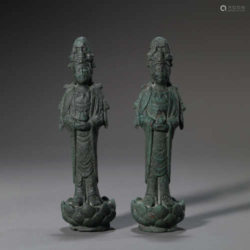 A Pair of Bronze Figure of Buddha