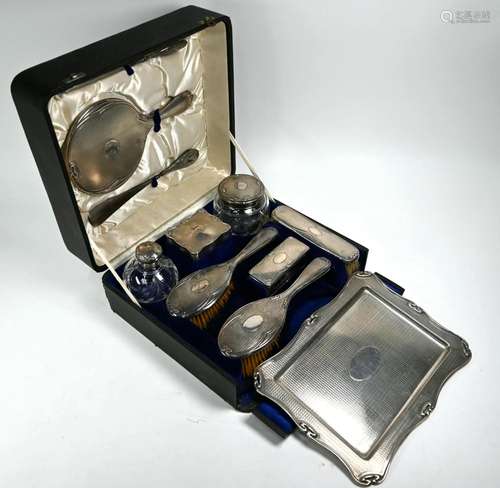 Cased Edwardian Art Nouveau silver dressing set