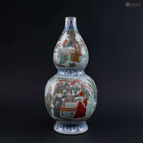 Blue and White Famille Rose Figure Gourd Vase