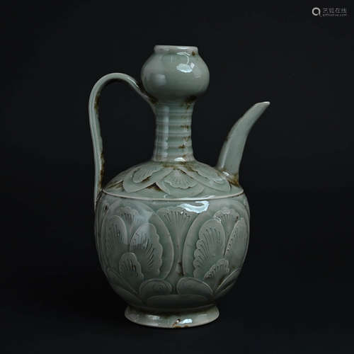 Yaozhou Ware Incised Peony Ewer