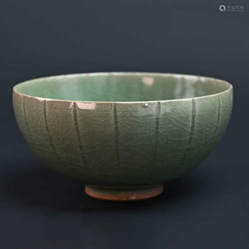 Longquan Kiln Lobed Bowl