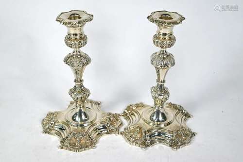 Pair of Irish cast silver candlesticks, Dublin 1975