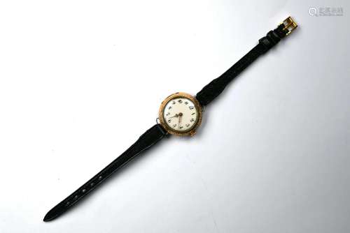 A vintage Continental lady's gilt metal wristwatch