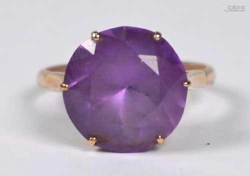 An alexandrite ring