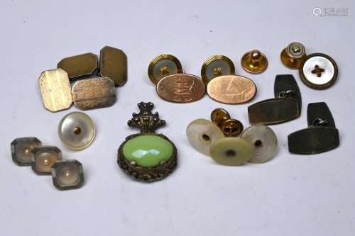 Collection of various 18ct and 9ct set cufflinks and