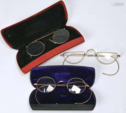 Cased spectacles and pince-nez