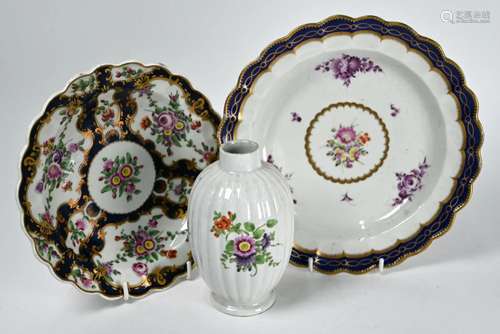 A First Period Worcester floral-painted plate