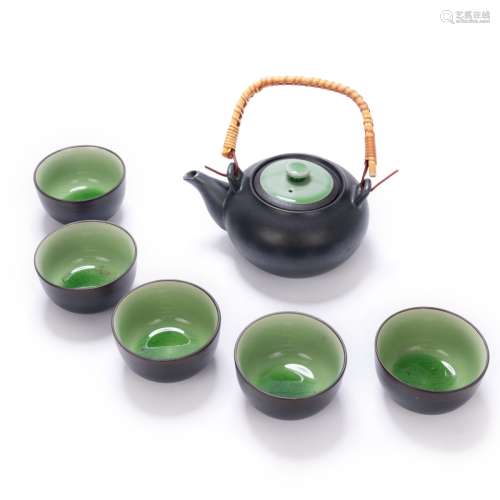 CHINESE TEA SET POT AND CUPS