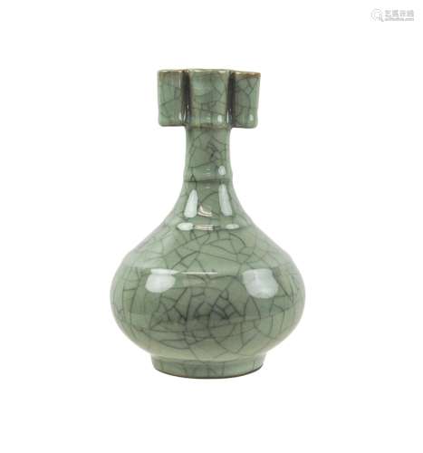 Chinese Celadon Crackle Glazed Arrow Vase