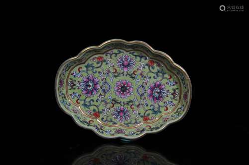 A Famille Rose Flower Pattern Porcelain Plate