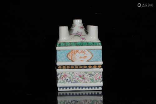 A Famille Rose Flower Pattern Porcelain Jar