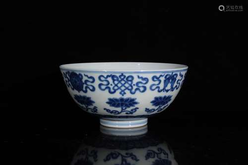 A Blue And White Lotus Flower Pattern Porcelain Bowl