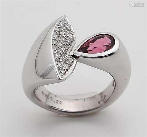 White gold ring with tourmaline and diamond