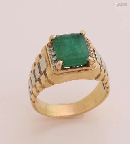 Vintage gold men's ring with emerald.