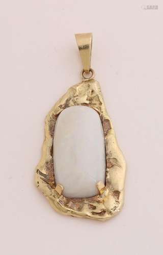 Large pendant with opal