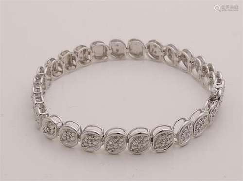 Silver bracelet with diamond