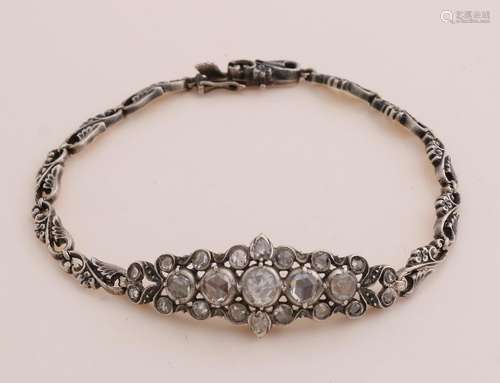 Bracelet with old diamond