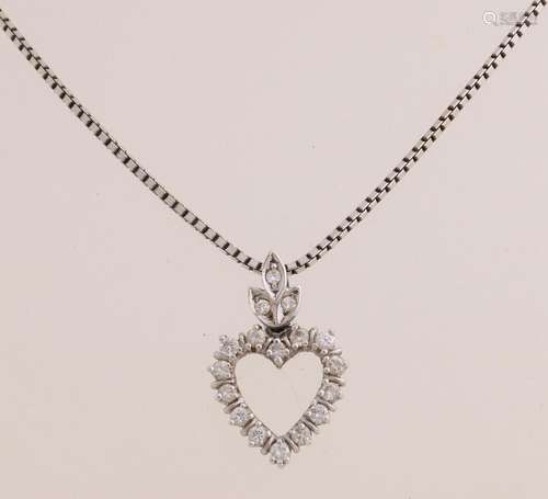 White gold necklace with heart pendant