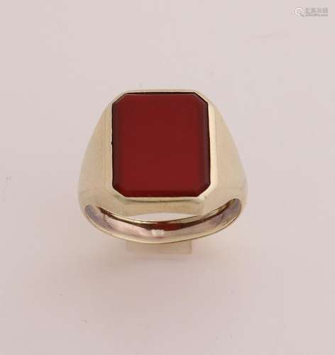 Gold signet ring with carnelian