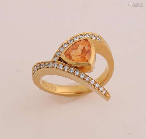 Gold ring with citrine and diamond