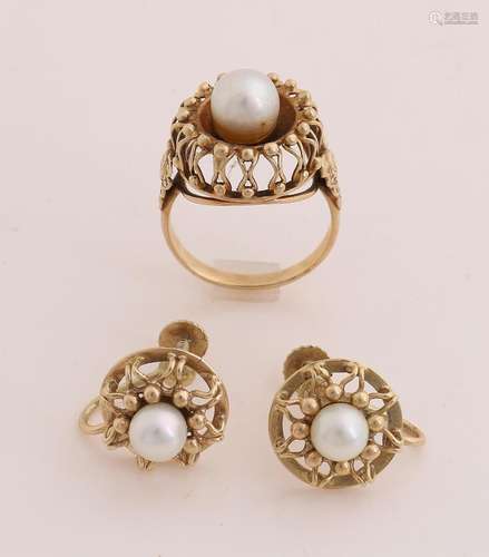 Antique gold earrings and ring with pearl