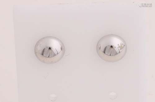 White gold ear studs