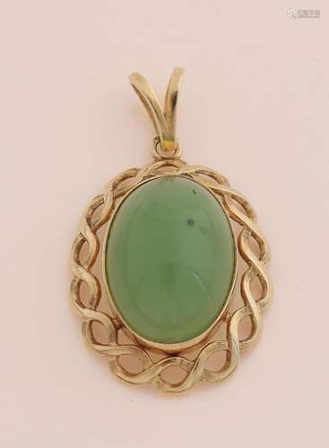 Gold pendant with jade