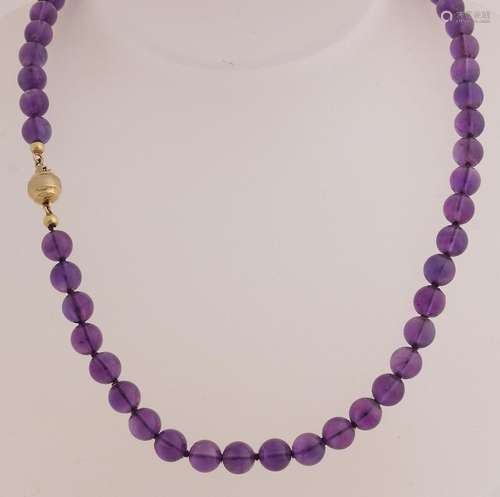 Necklace of amethyst with gold