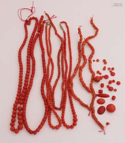 Lot red coral