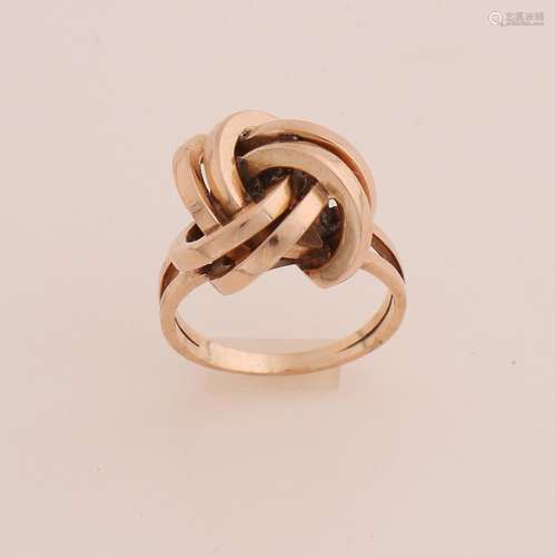 Gold ring with big knot