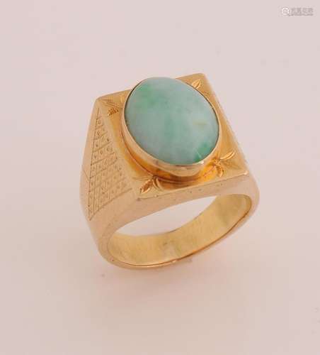 Gold ring Chinese with jade