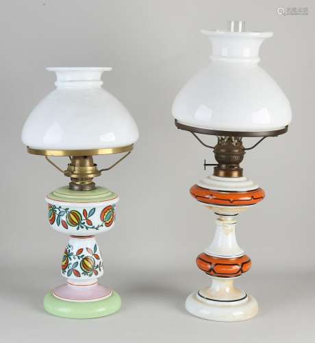 2 Antique oil lamps, 1920
