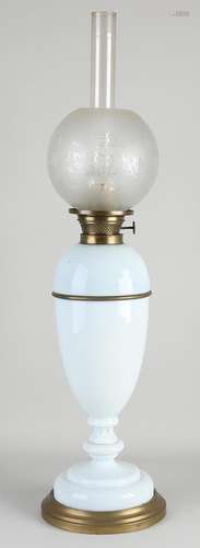 Opaline kerosene lamp, 1900