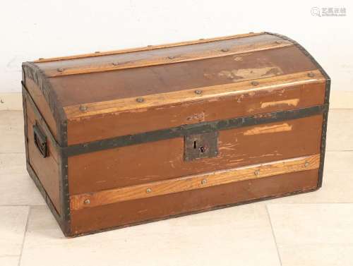 Antique wooden cabin/Oldtimer suitcase, 1920