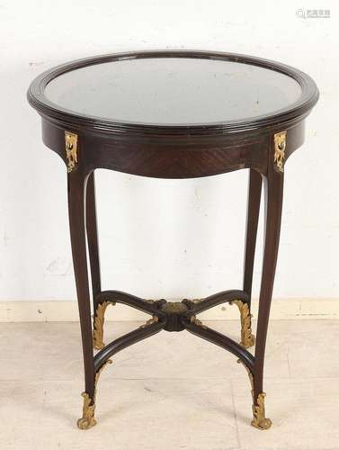 French display table