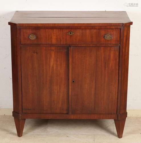 Mahogany Louis Seize penant cabinet