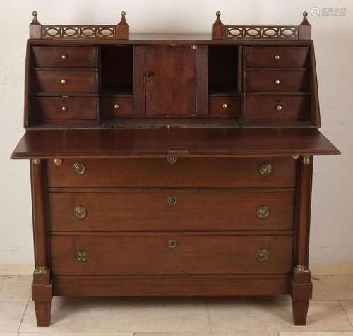 Oak secretary