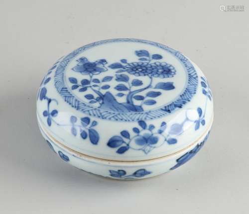 18th century Chinese lidded box