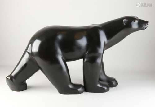 Bronze polar bear after F. Pompon