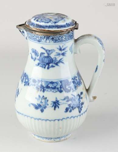 Chinese 18th century valve jug, H 20 cm.