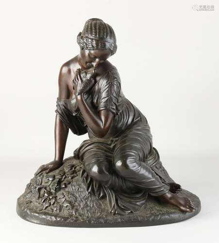 Antique bronze statue, Lady with bird